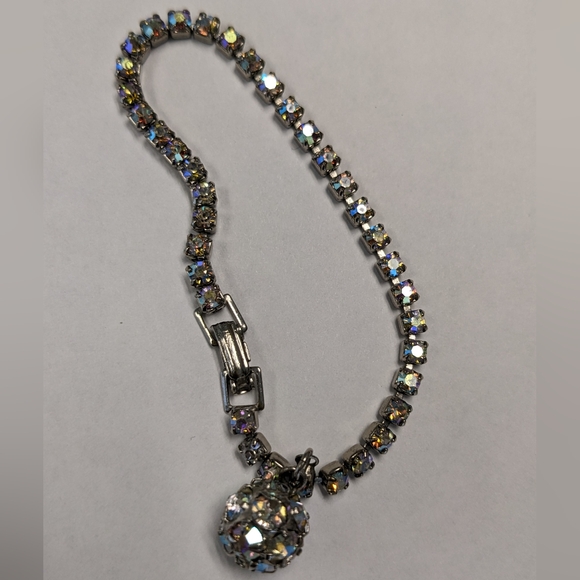 EVC 4 PRONGED AB CRYSTALS CHARM BRACELET UNSIGNED WEISS - Picture 6 of 11